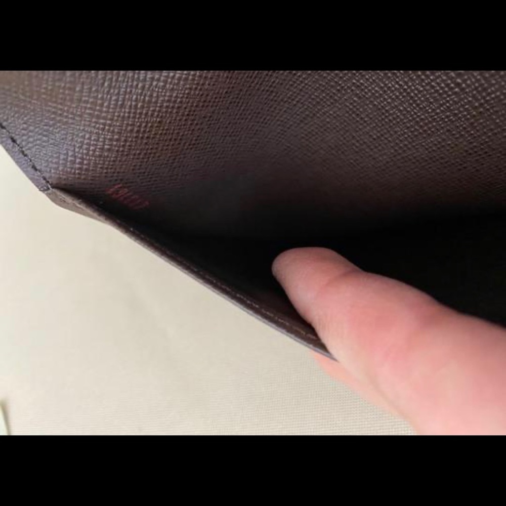 Louis Vuitton Wallet - Picture 8 of 9